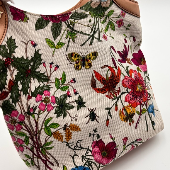 Gucci White Flora Floral Canvas Bamboo
Top Handle Mini Tote Bag - Picture 5 of 12
